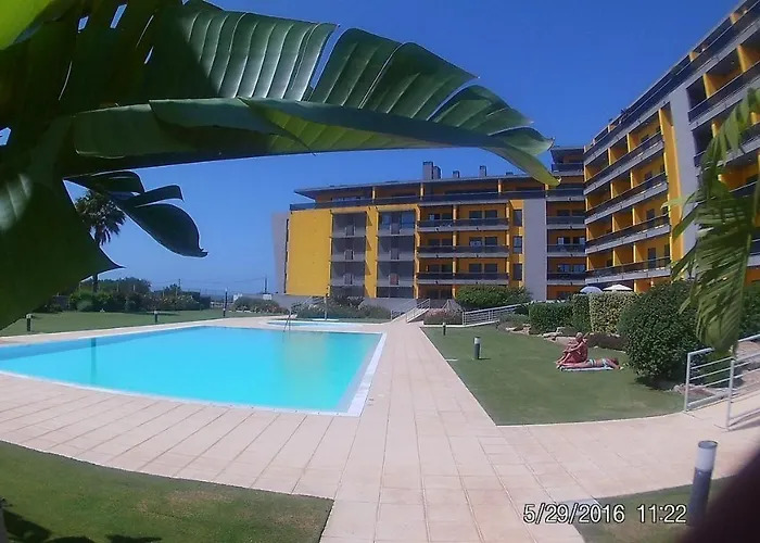 Frente Ao Mar Com Piscina De Agua Salgada
