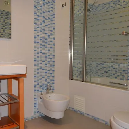 Frente Ao Mar Com Piscina De água Salgada *