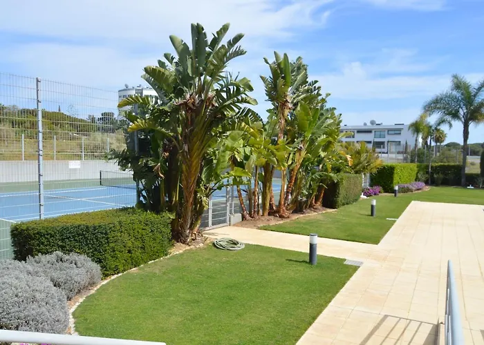 Frente Ao Mar Com Piscina De Agua Salgada *