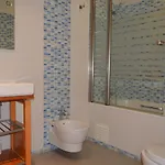 Frente Ao Mar Com Piscina De Agua Salgada *